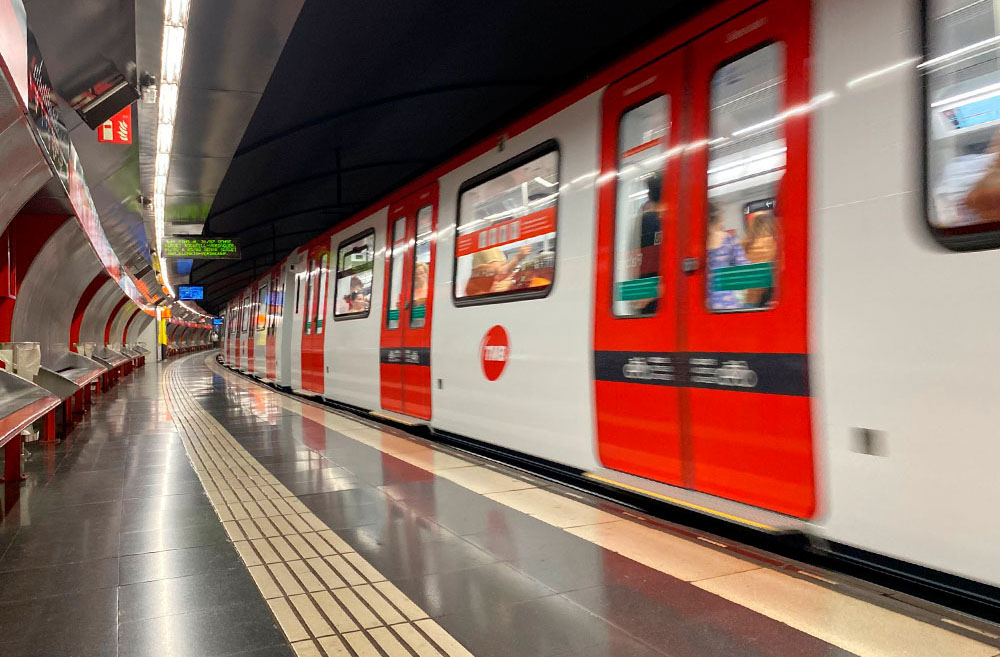 SLIDE_publicidadenelmetro_BARCELONA