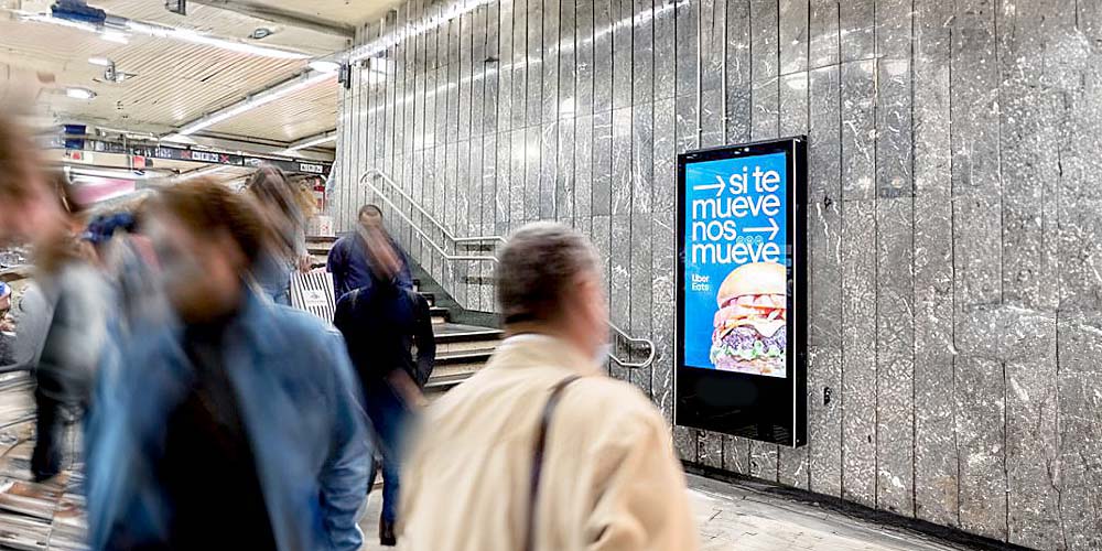 Publicidad Metro Barcelona_Mupis Digital
