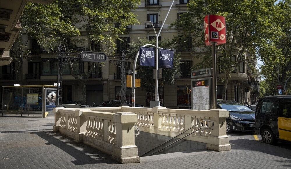 Boca_de_metro_barcelona